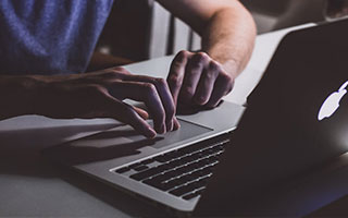 财经:大金融股票一览表-COMEX黄金期货跌0.49%